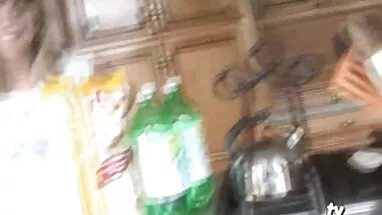 Mutfakta beyaz seks kız porno soyunma kabini