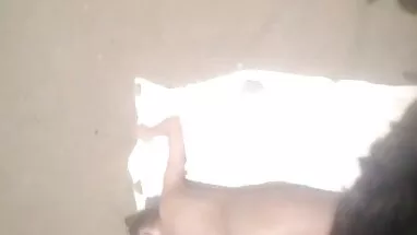 Büyüleyici Afrika Kraliçesi kaliteli bir zevk sunuyor etek altı gizli çekim video
