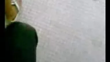 karısı arkadaşı ile soyunma kabin porno koca
