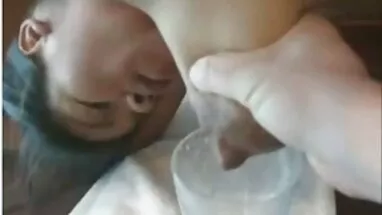 Erkek kıçını yalamayı seven bu sürtük liseli seks gizli . (Başarısız not)